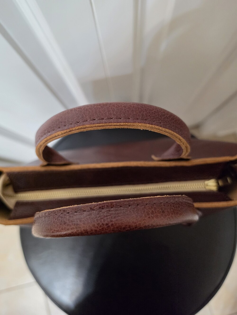 New Portland Large Leather Raindrop - Color: Nutmeg - Picture 8 of 12